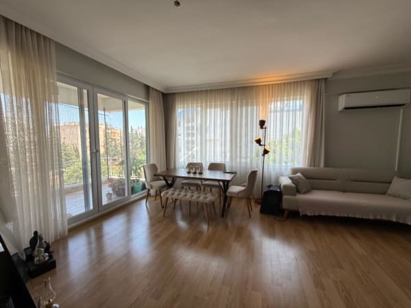 Antalya Muratpaşa Kışla Mah. 3+1 Merkezi Konumda Satılık Daire